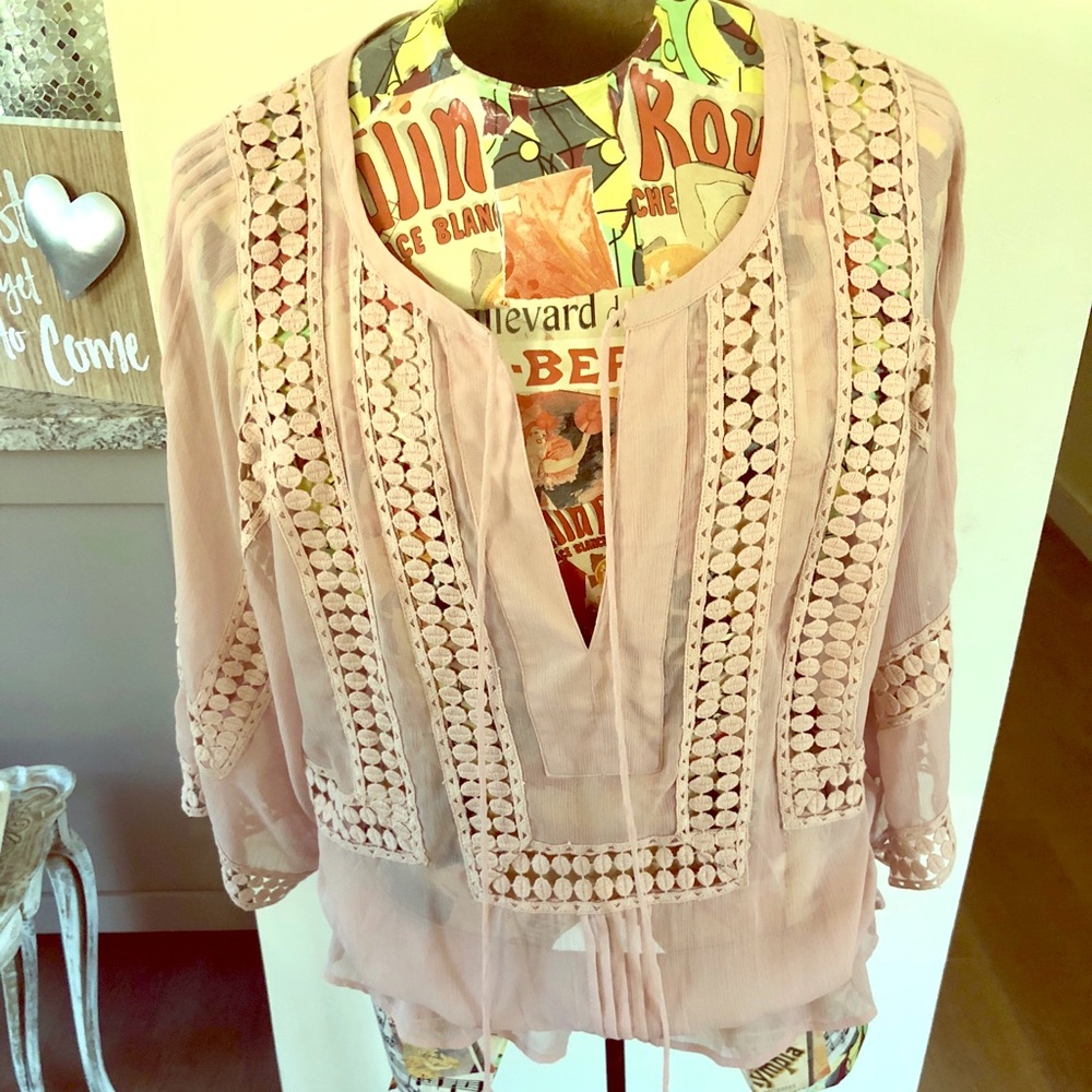 Blush colored pleasant blouse. Size L.